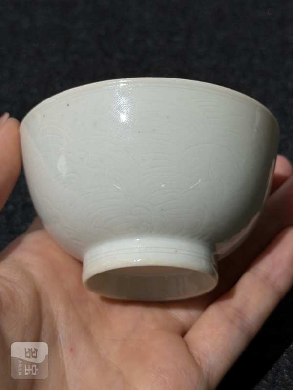 清早期 白釉暗刻海水江崖纹杯一对 - 图9